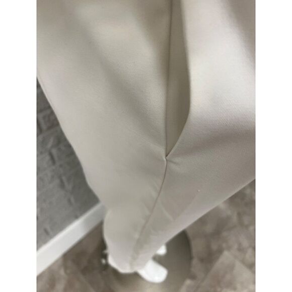 Black Halo Brooklyn Woman 3/4 Sleeve Ivory Crepe Jumpsuit Size 12 - Picture 8 of 9